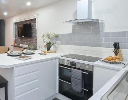 Cathays Apartment | The Lush Apartment Cardiff Central 2 Bedrooms