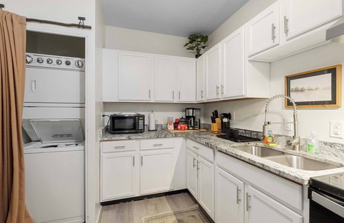 Short North Apartment | The Luxe Pearl Residences 870.5