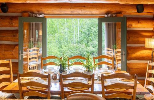 Sun Valley House | The Luxury Cabin at Comfort Circle
