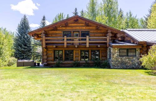 Sun Valley House | The Luxury Cabin at Comfort Circle