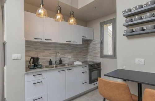 Mea She'arim Apartment | The Luxury Life Studio Apartment