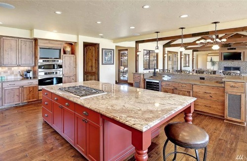 Desert Aire House | The M Lodge. Luxury vacation or corporate retreat in Desert Aire.