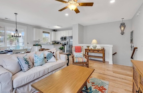 Windy Hill House | The Madeira: Beach + Barefoot Landing + Pools!