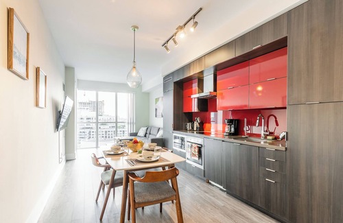 Toronto Entertainment District Apartment | The Madison Front Street