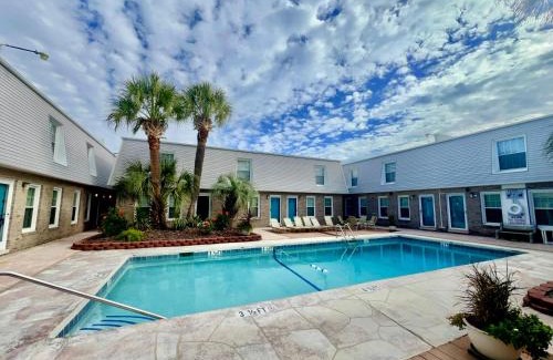 Crescent Beach Apartment | The Madison Villa