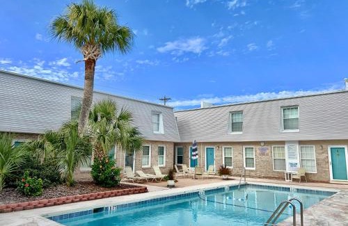 Crescent Beach Apartment | The Madison Villa