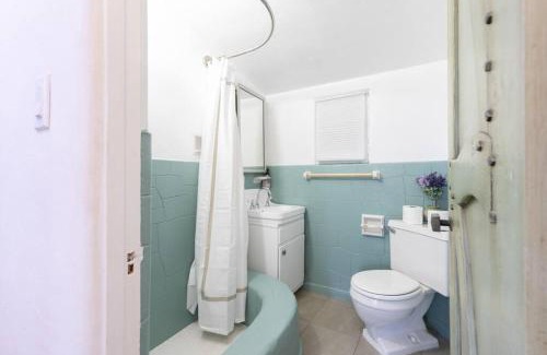Newhall Apartment | The Magic Castle Unit 1 -Six Flags Universal LAX