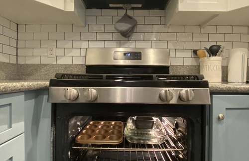Valencia Condo | The Magic Mtn. Gem (3 miles to 6flags) 2bed/2bath/pool