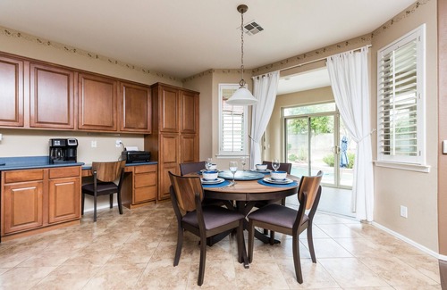 Rovey Farm Estates House | The Magic on Midway Luxury Home in Glendale - 5 BR/2.5 Bath/Unique Game Room
