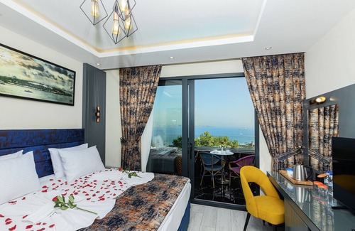 Sultanahmet Hotel | The Magnaura Palace Hotel
