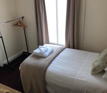 Boston Bed & Breakfast | The Magnet Tavern