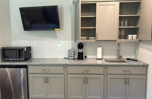 Oxford Apartment | The Magnolia Suite: Spacious Suite Near Ole Miss Stunning Woodland Viewsnn