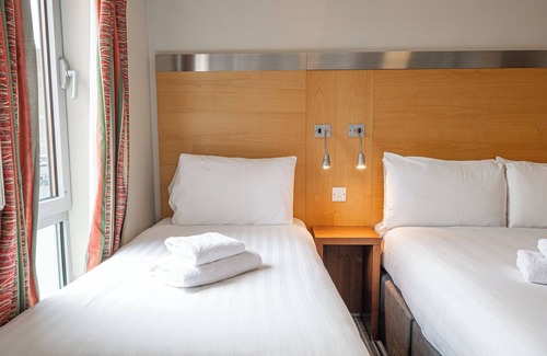 Oval Hotel | The Maiden Oval