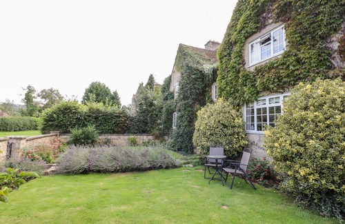 Blockley Cottage | THE MALINS, pet friendly, character holiday cottage in Blockley