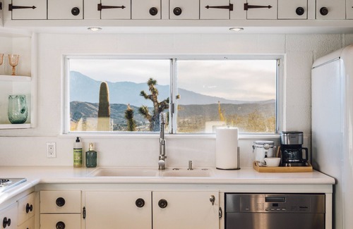 Morongo Valley House | The Mallow House Secluded Mid-Century Ranch with Desert Views near Joshua Tree
