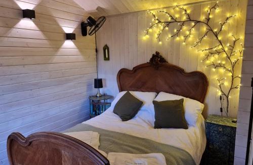 Moreton Apartment | The Malvern Hills, Courtyard Cabins, Barbara Cabin
