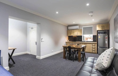 Wagga Wagga Hotel | The Manhattan