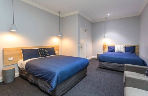 Wagga Wagga Hotel | The Manhattan