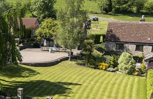 Cinderford House | The Manor