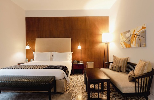 New Delhi Hotel | The Manor - New Delhi