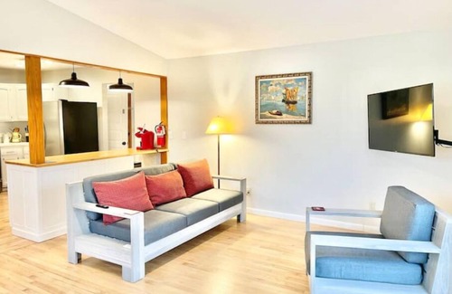 Fayetteville House | The Maple House