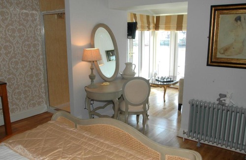 Whitby Hotel | The Marine Hotel & Restaurant