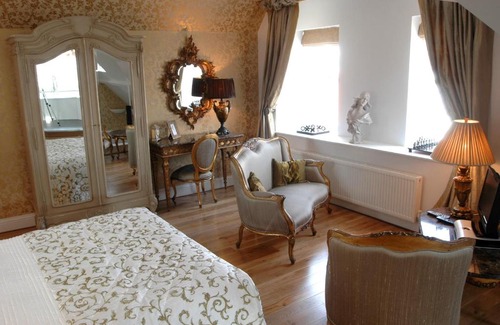 Whitby Hotel | The Marine Hotel & Restaurant