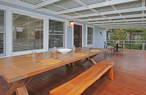 Currarong Cottage | The Marlin – 200 metres from the popular rock pools
