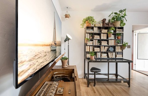West Beach Apartment | The Marlowe Garden Suite