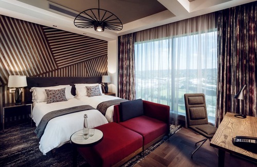 Menlyn Hotel | The Maslow Hotel, Time Square