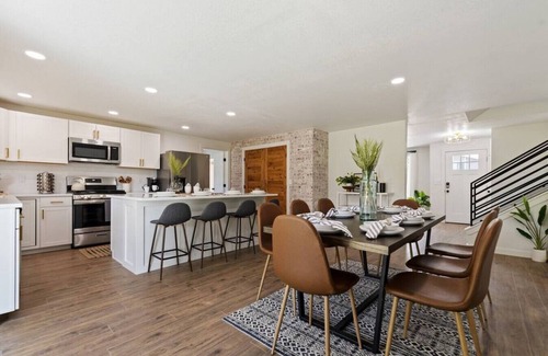 Southwest Ada County Alliance House | The Maverick | Stunning 4 bd/3B-15 min to Downtown