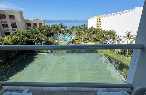 Marina Vallarta Apartment | The Mayan Palace Puerto Vallarta