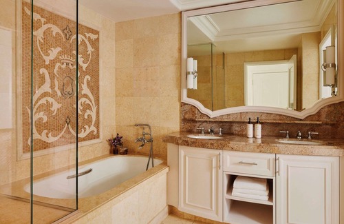 Beverly Hills Hotel | The Maybourne Beverly Hills, Maybourne