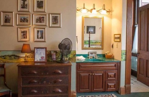 Maysville Apartment | THE MAYSVILLE ROOM -