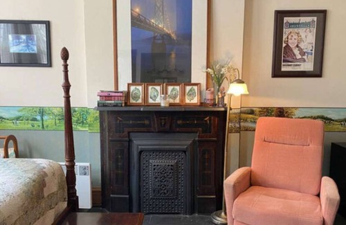 Maysville Apartment | THE MAYSVILLE ROOM -