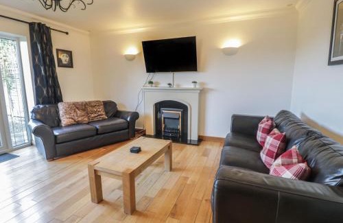 Pentraeth House | The Meadows