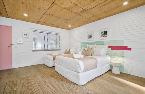 Crescent Head Hotel | The Med Motel