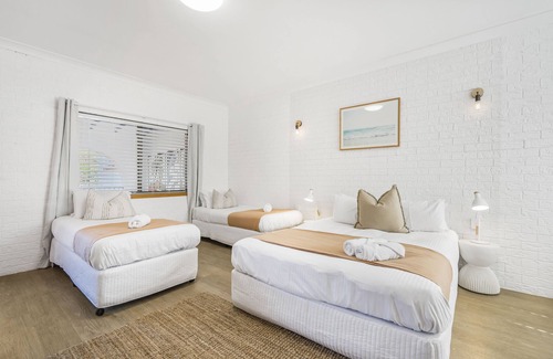 Crescent Head Hotel | The Med Motel