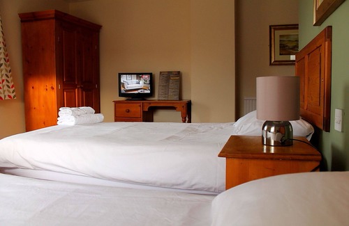 Bangor Hotel | The Menai Hotel and Bar