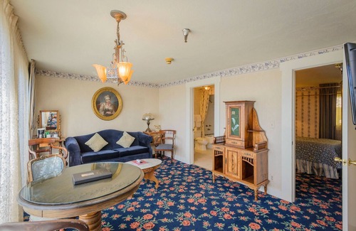 Mendocino Hotel | The Mendocino Hotel and Garden Suites