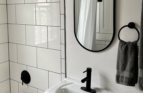 Shorewood House | The Menlo Guesthouse