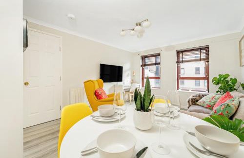 City Centre Glasgow Apartment | The Merchants Gem - 2Bed & Free Parking