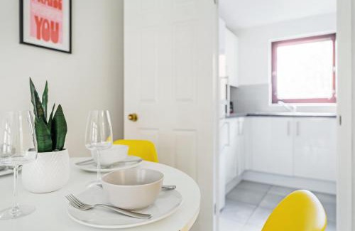 City Centre Glasgow Apartment | The Merchants Gem - 2Bed & Free Parking