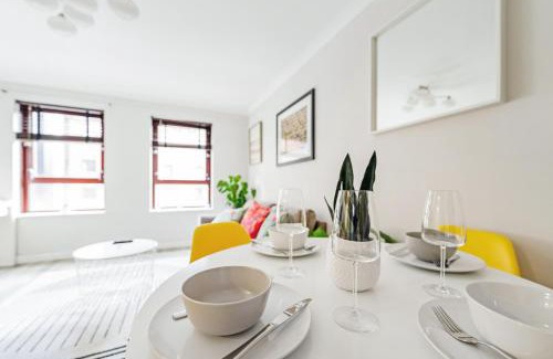 City Centre Glasgow Apartment | The Merchants Gem - 2Bed & Free Parking