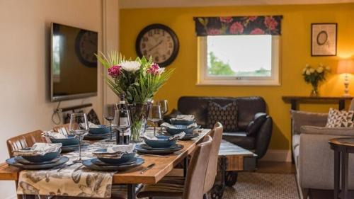Worth House | The Merriment