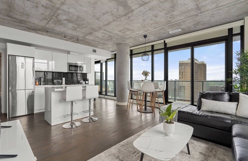 Connaught House | The Metro - Swimming Pool + DT City Views!