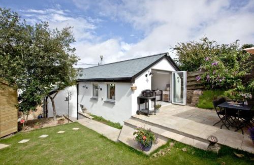 Newquay House | The Mews, Tresean