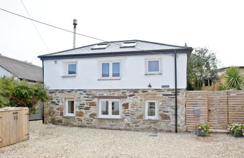 Newquay House | The Mews, Tresean