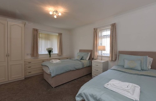 Dartmouth Apartment | The Mews - Two Bedroom Apartment, Sleeps 6