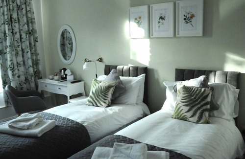 Osterley Hotel | The Milford Arms
